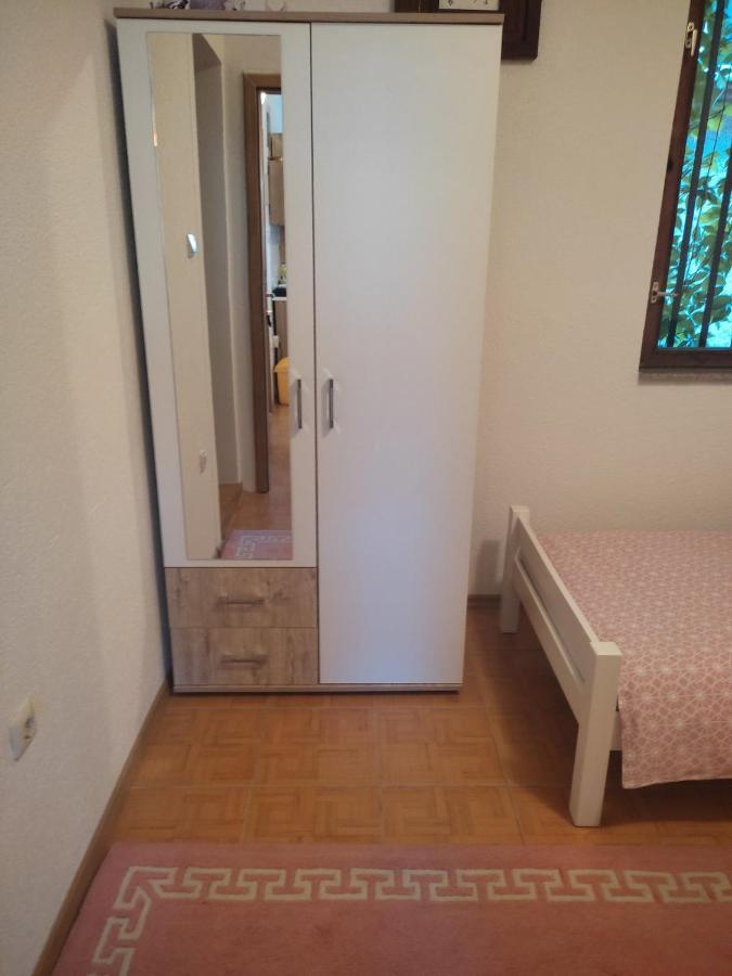 Apartment Apartman Hujic
